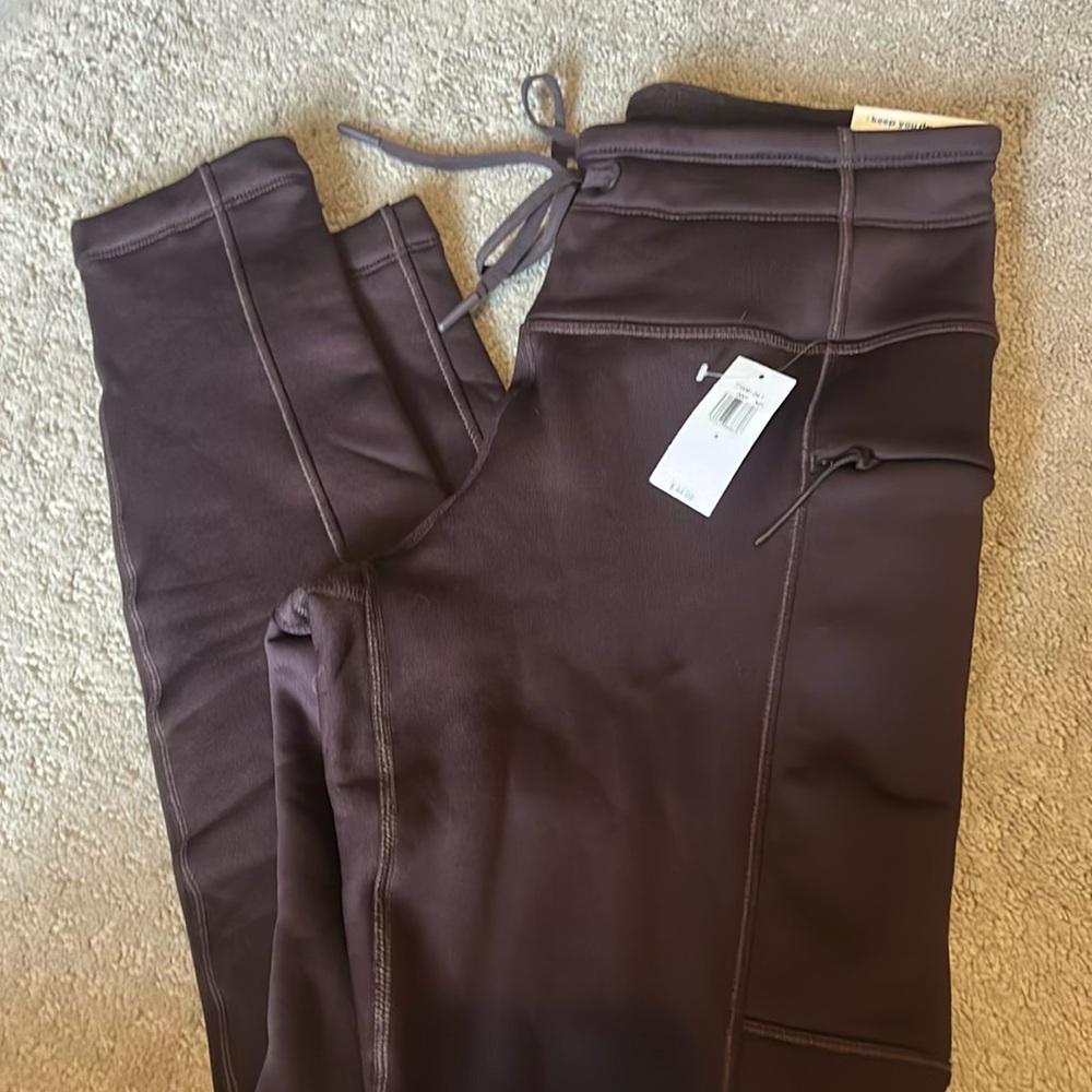 Ultracoze Leggings - MAROON color